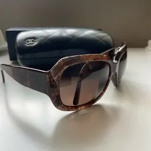 CHANEL | Accessories | Chanel Sunglasses 546 Brown Cc Logo  display picture 3